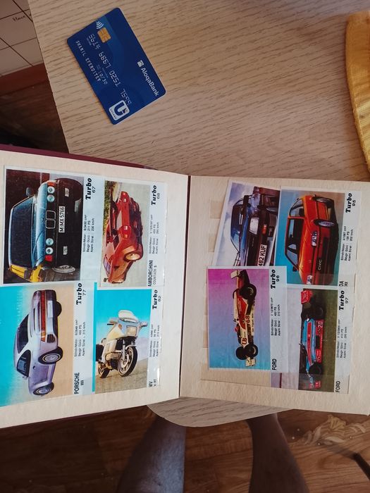 Продам вкладыши от жвачер разные