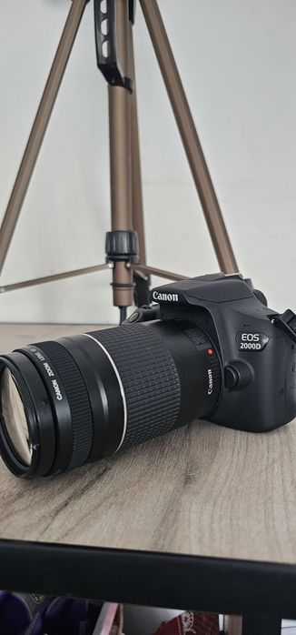 Vând apart foto video Canon 2000d