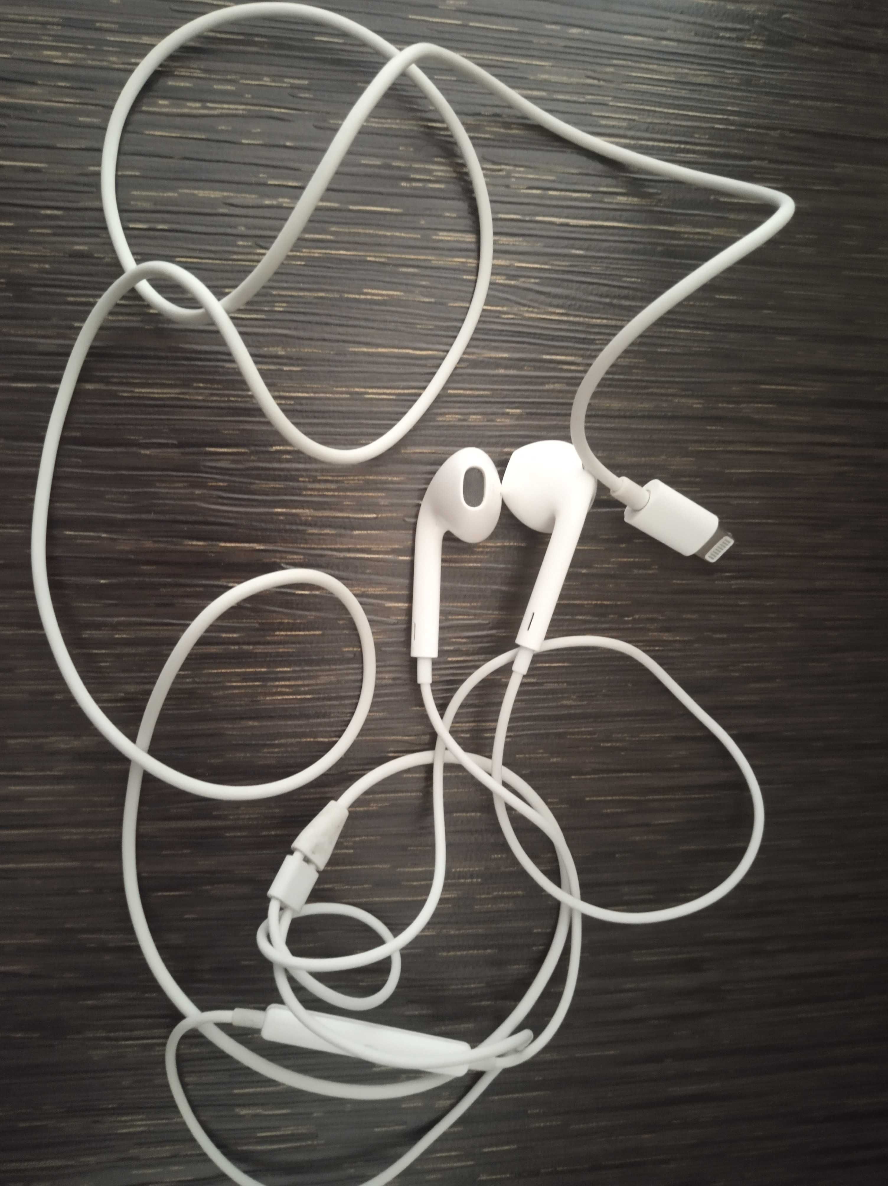 оригинал наушники APPLE EarPods Lightning  Model A1748 (ZKMMTN2ZMA)