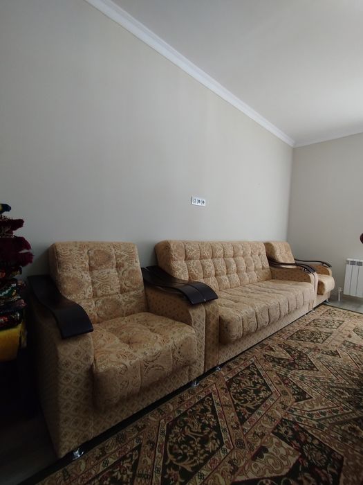 Divan kreslo sotiladi