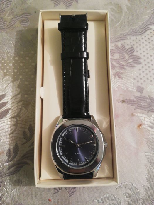 Продам часы мужские брутальные за 15000 тг новая щ юз