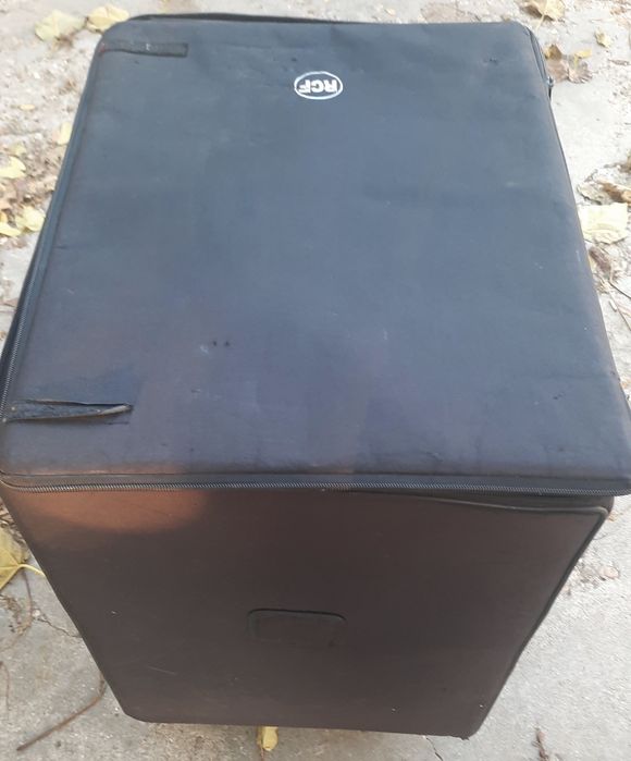 Продавам 2 басаRcf 8003 4PRO