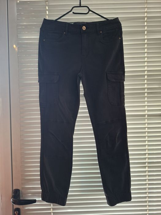 Нови дрехи с етикети на едро