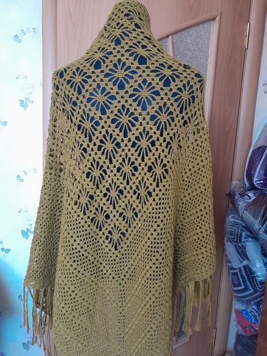 Продам шаль ручной работы