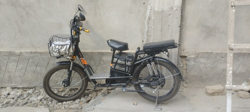 Velo skuter sotiladi
