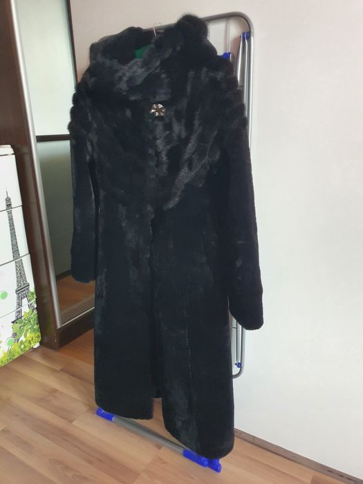 Продам удлиненную шубу мутон