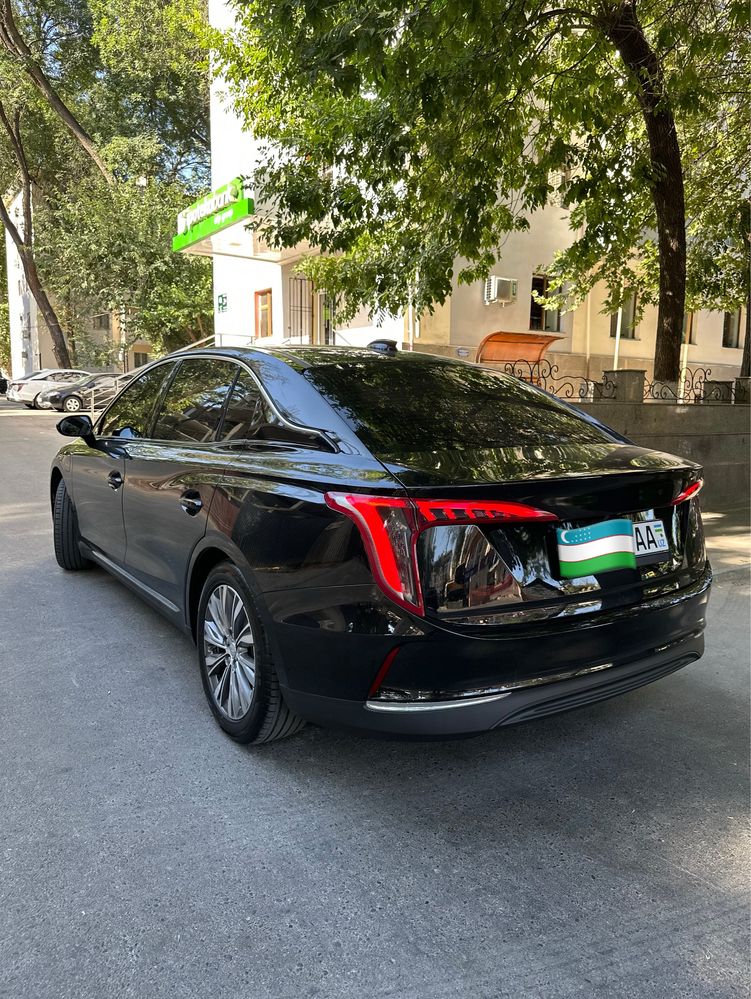Hongqi e-qm5 500 full Halol nasiya savdoga beriladi!