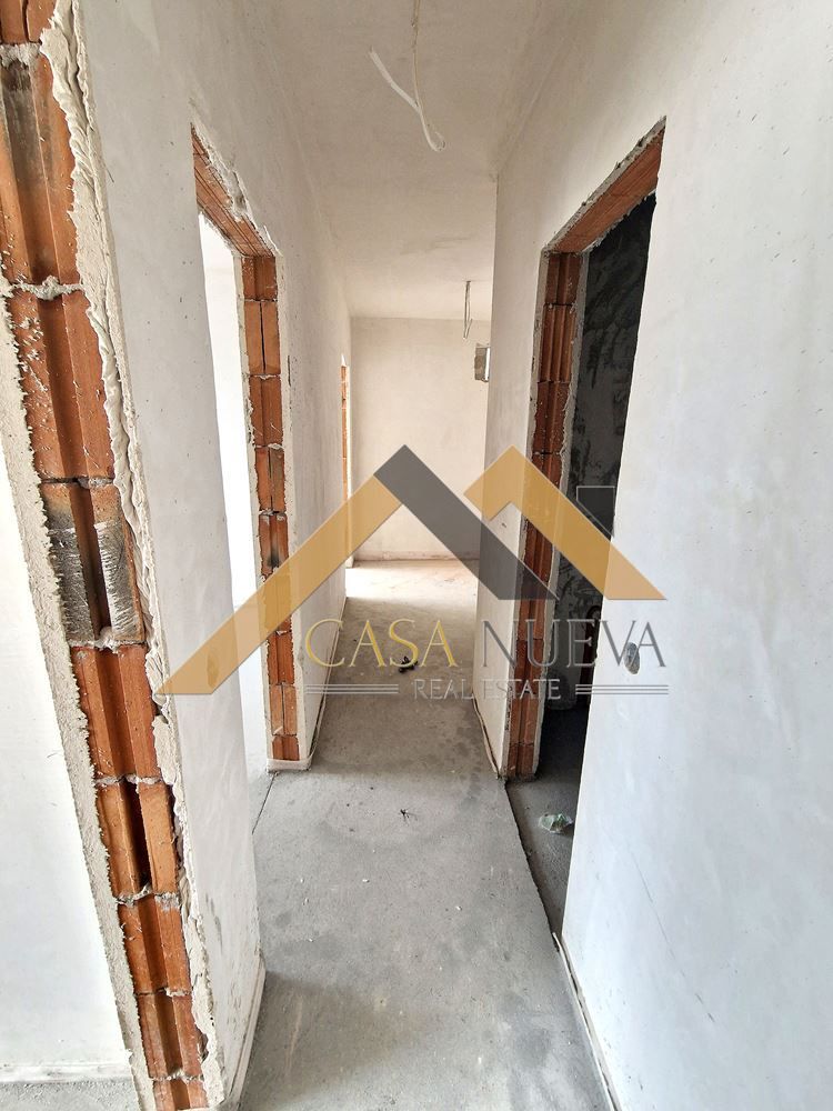 Продава се Тристаен апартамент в София, Павлово - 97 кв.м за 2010 €/кв.м - Снимка #8