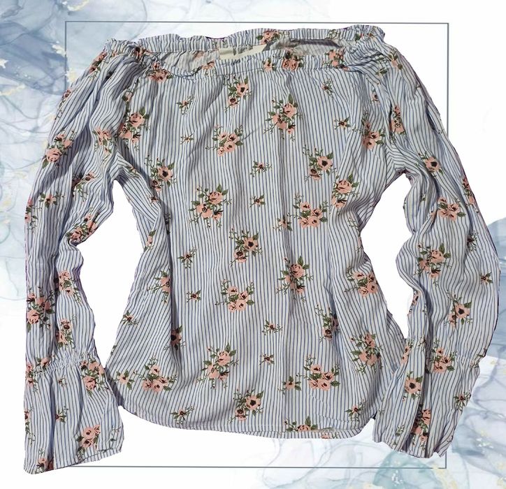 Bluză ușoara de damă cu model floral și dungi verticale