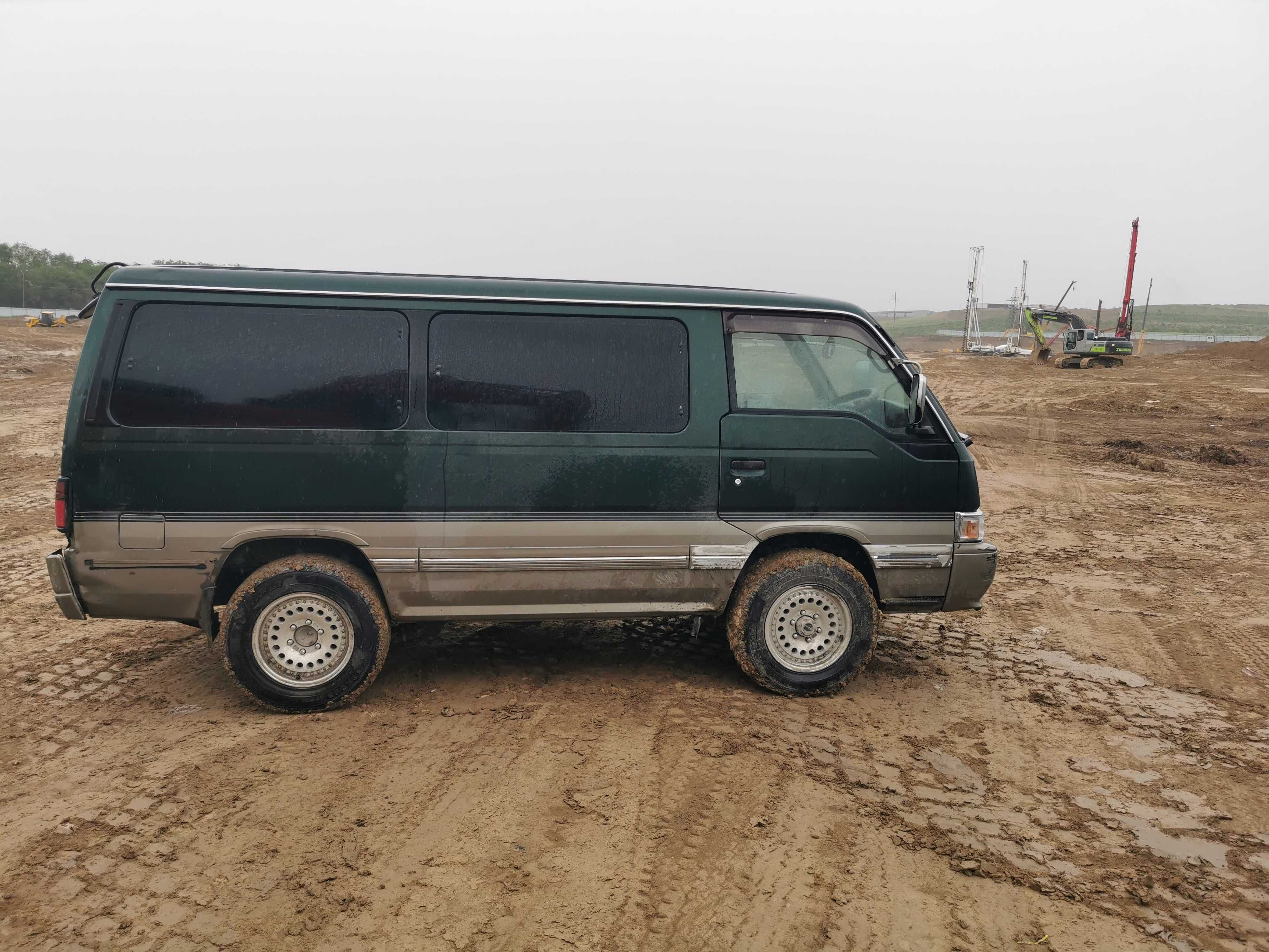 Nissan Caravan, Homy, Urvan E24