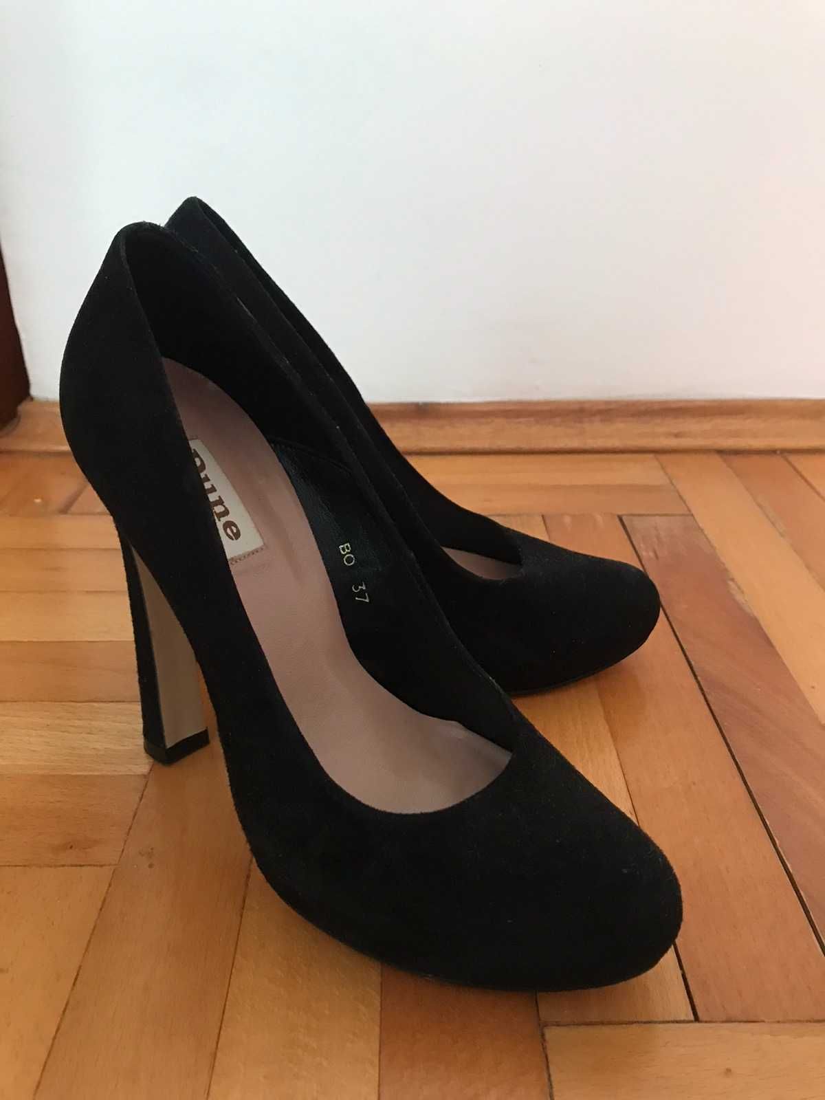 Нови черни елегантни обувки 37ми номер