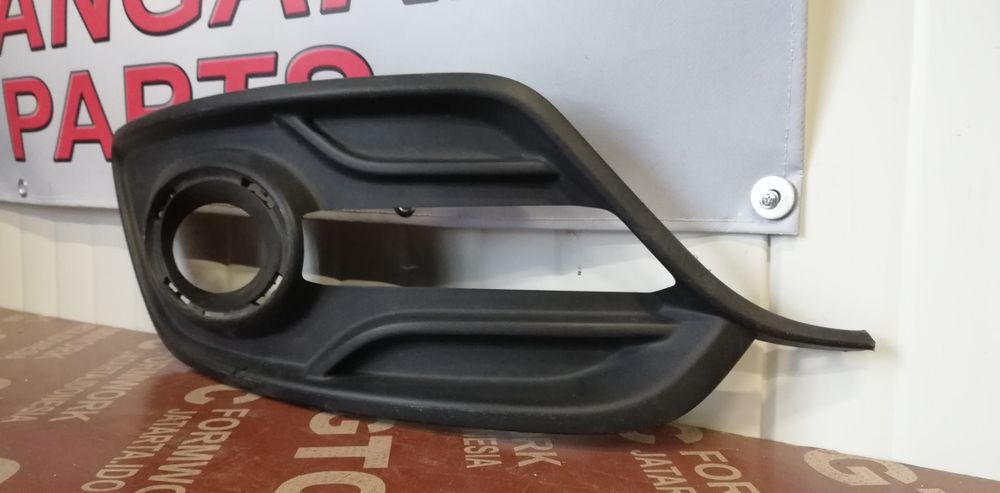 Дясна основа/държач за халоген Renault Megane 3 (2008-2016)