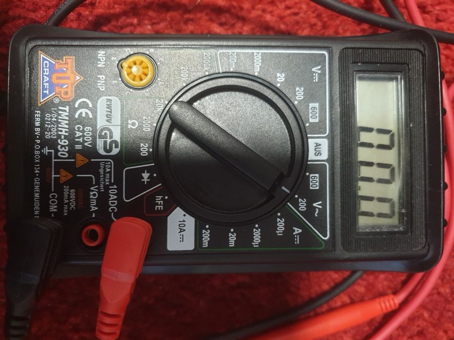 Multimetru digital cu acumulator