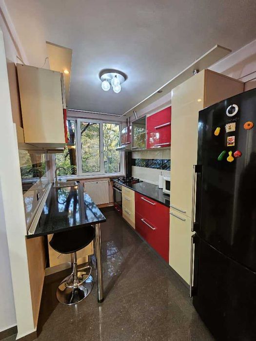 Inchiriez apartament 2 camere amenajat premium, zona Medicina