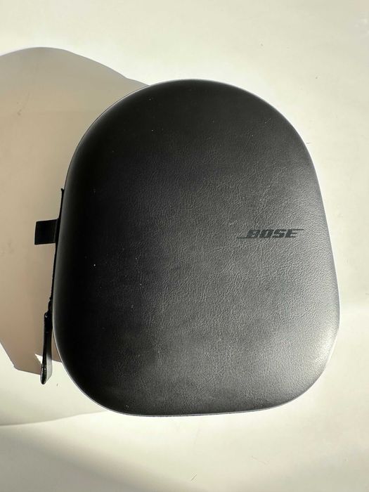 Casti marca Bose, model NC700 (noise cancelling)