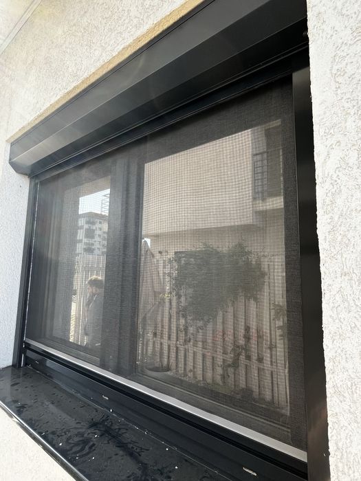 Usi garaj tip rulou-rulouri eterioare-plase anti insecte