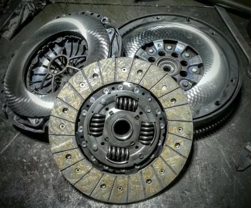 Reconditionari kituri de ambreiaj cu KEVLAR de la 500 LEI