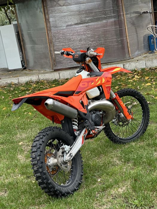 Ktm 300 six days 2025