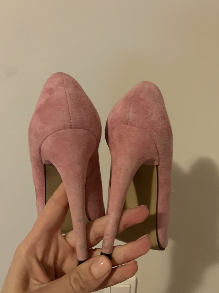 Pantofi stiletto 38 (se potriveste pentru 37) piele intoarsa, roz pudr