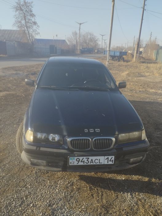 Автомобиль БМВ 318, е36