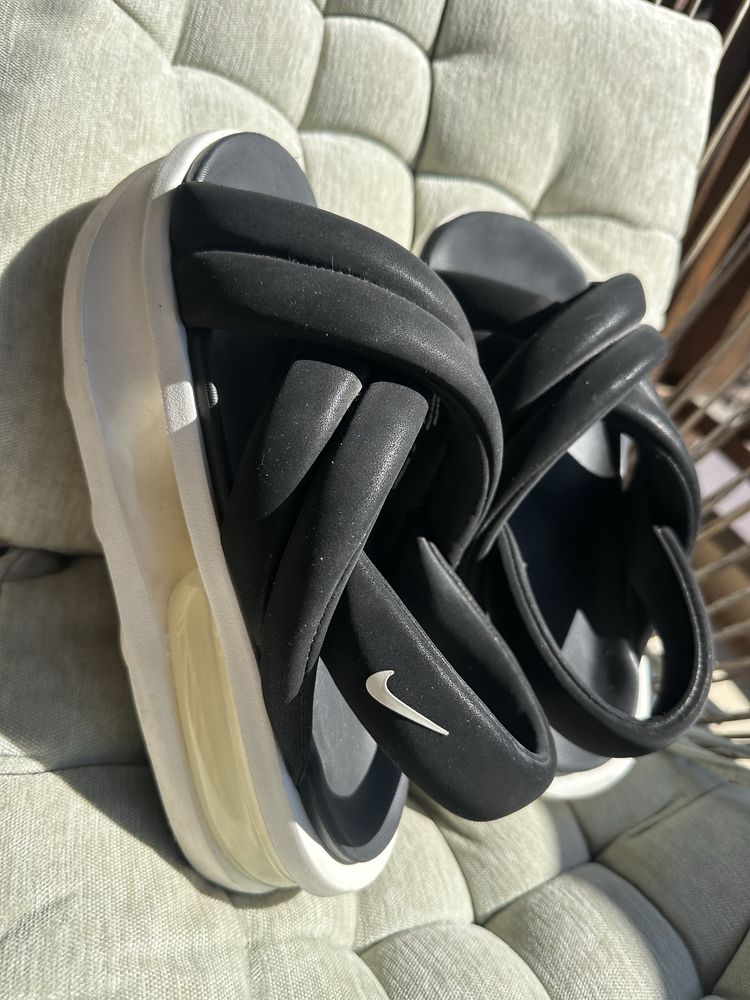 Уникални сандали Nike