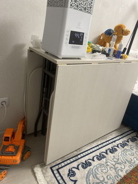 Продам стол трансформер 3 метра