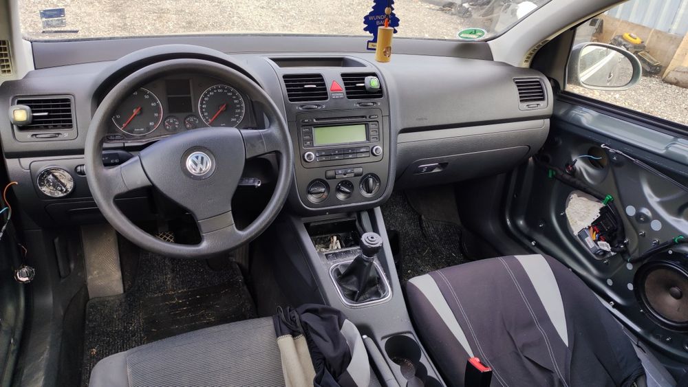 Голф 5 1.6 102 к.с на части