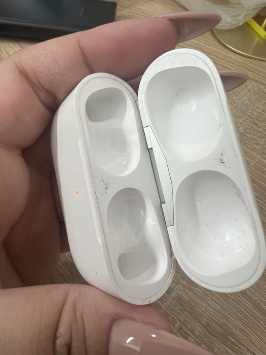 Продам кейс от наушников apple