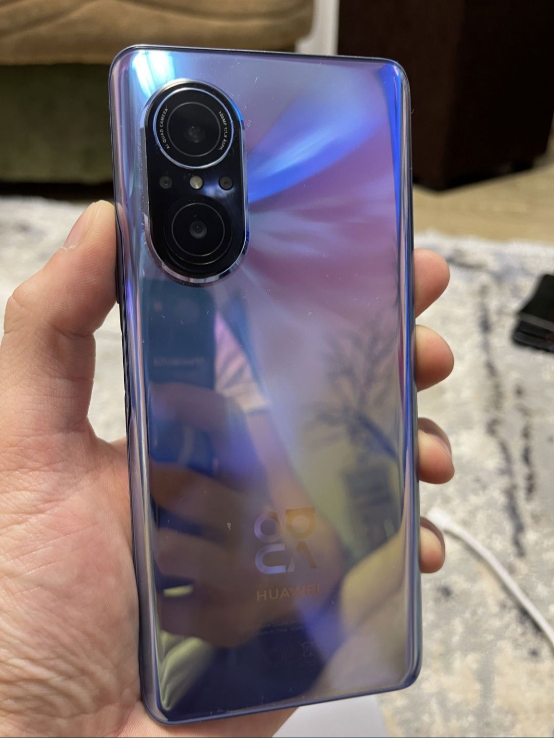 Dau Huaweiu nova9 se la schimb pe trotineta electrica