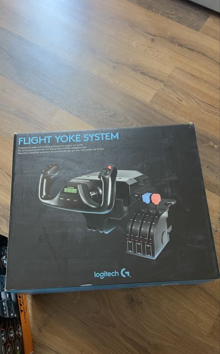 Vand set yoke + throttle + rudder pedals saitek pro/thrustmaster