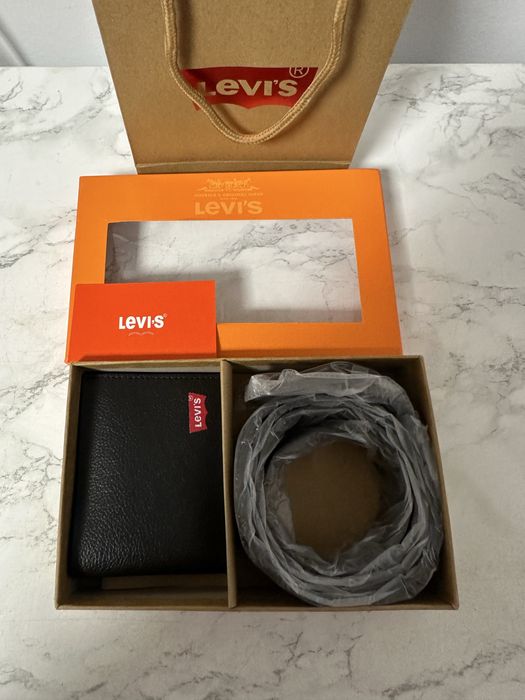 Set Levi’s 2 în 1 – curea și portofel