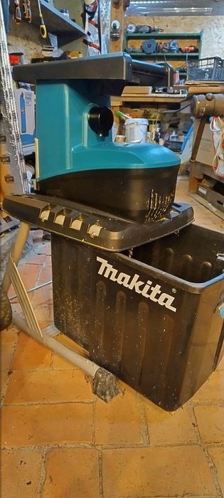 Tocător crengi Makita