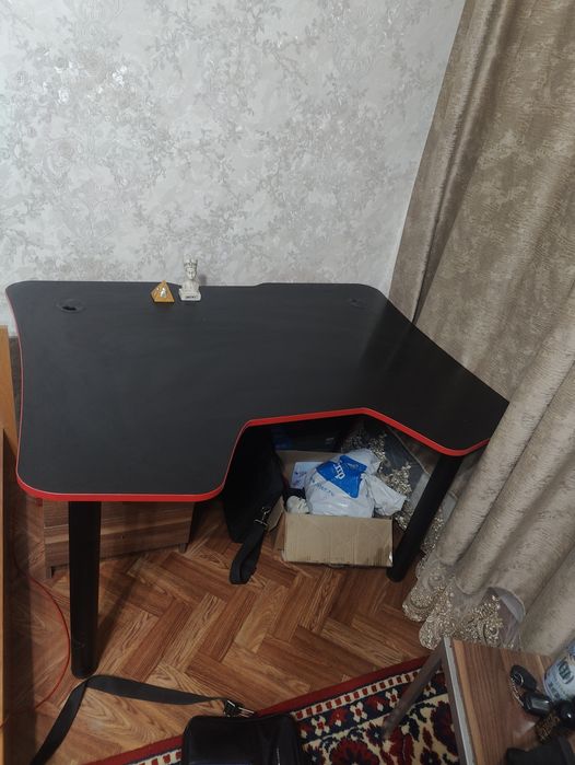 Геймерский игровой стол
