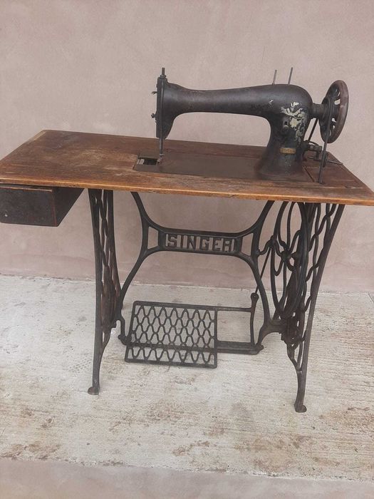 Mașină de cusut Singer 16k33
