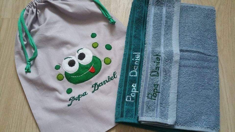 Un saculet de gradinita si doua prosoape