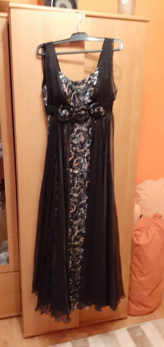 Rochiță mr 38 din dantelă cu paiete