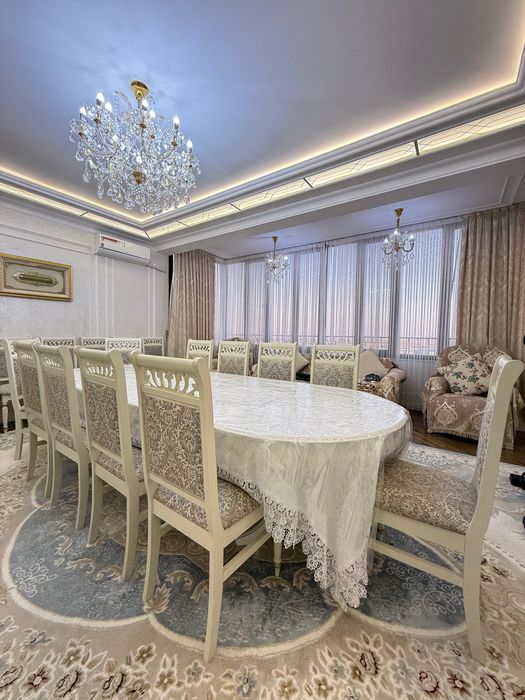 Стол и стулья , для гостинной