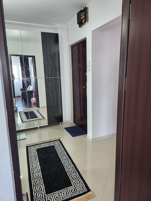 Inchiriez apartament