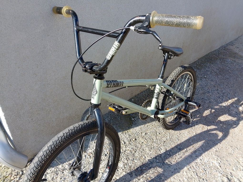 Bicicleta BMX GT Air