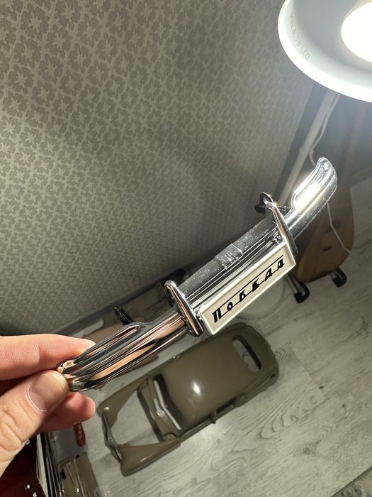 Продам 2 новых бампера на модель победа Деагостини (Deagostini)