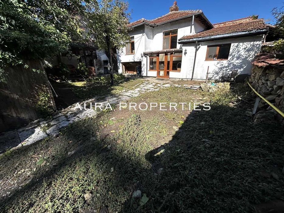 Разград / Къща с двор на топ цена