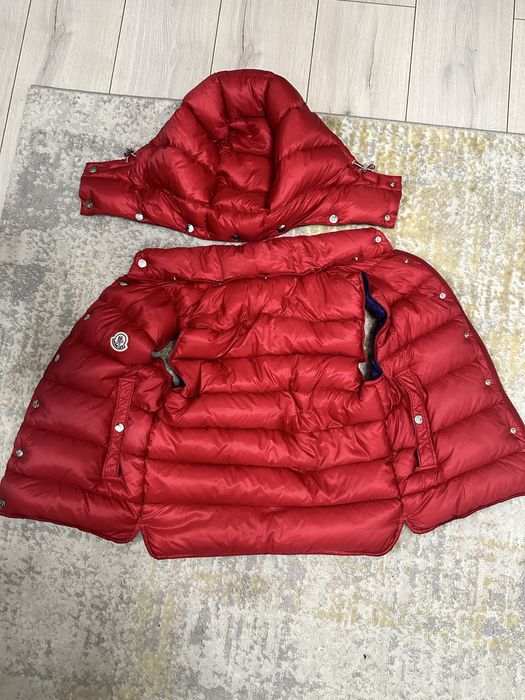 Vesta Moncler roșie originală, măr. 0 (XS-S)