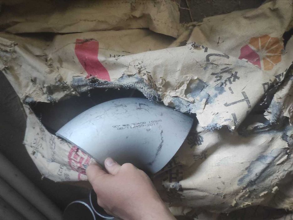 Отвод нержавейка (из нержавеющей стали)  бесшовный матовый 159х5