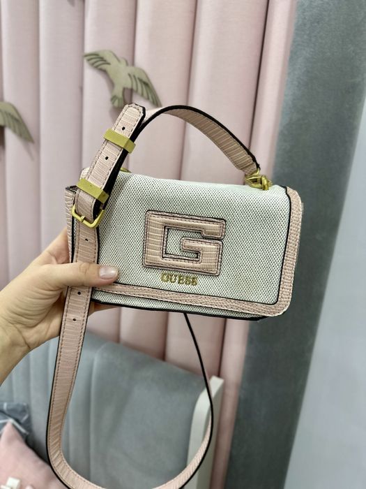 Дамска чанта guess