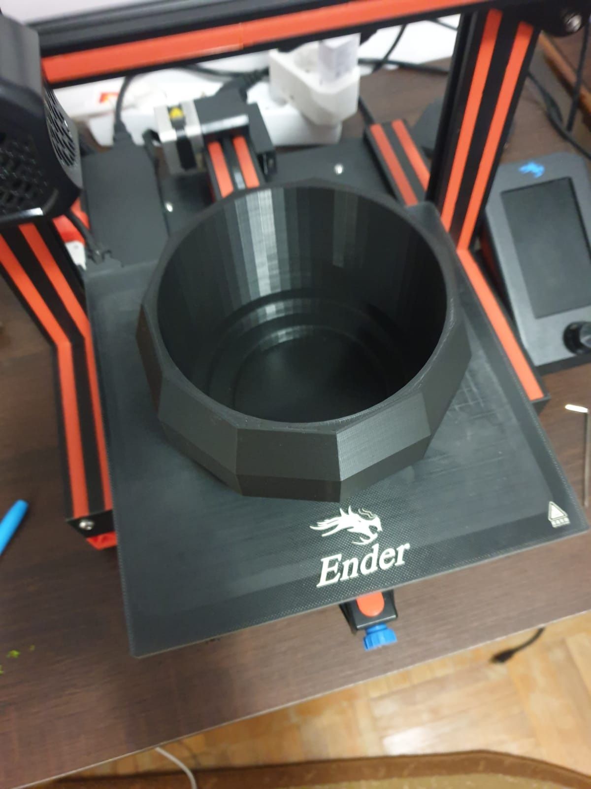 Bol printat 3D perfect pentru suport pixuri de birou