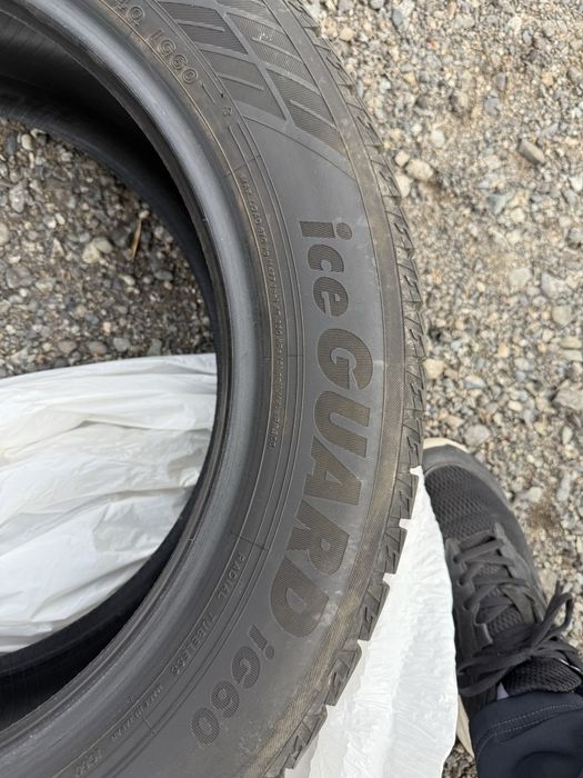 215/55 R17 зимние шины YOKOHAMA