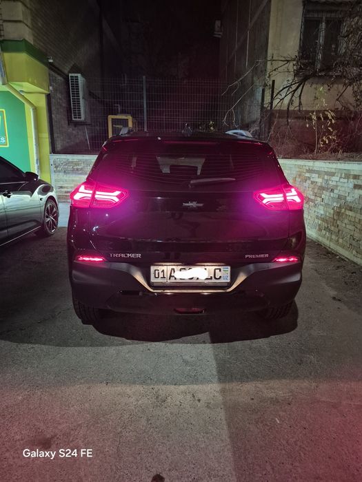 Tracker 2 premier sotiladi