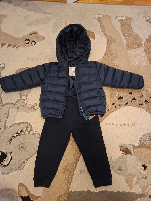 Set baietel 1 an: geaca 74-80, pantaloni bleumarin 80, 3 bluze