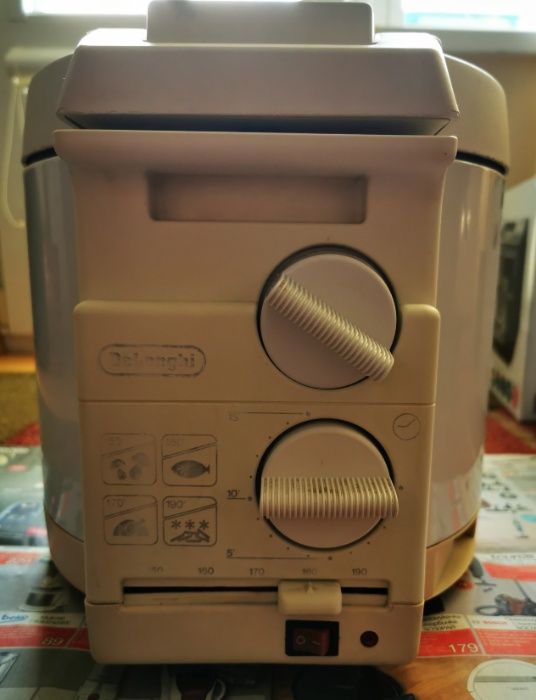 Фритюрник: "DeLonghi"