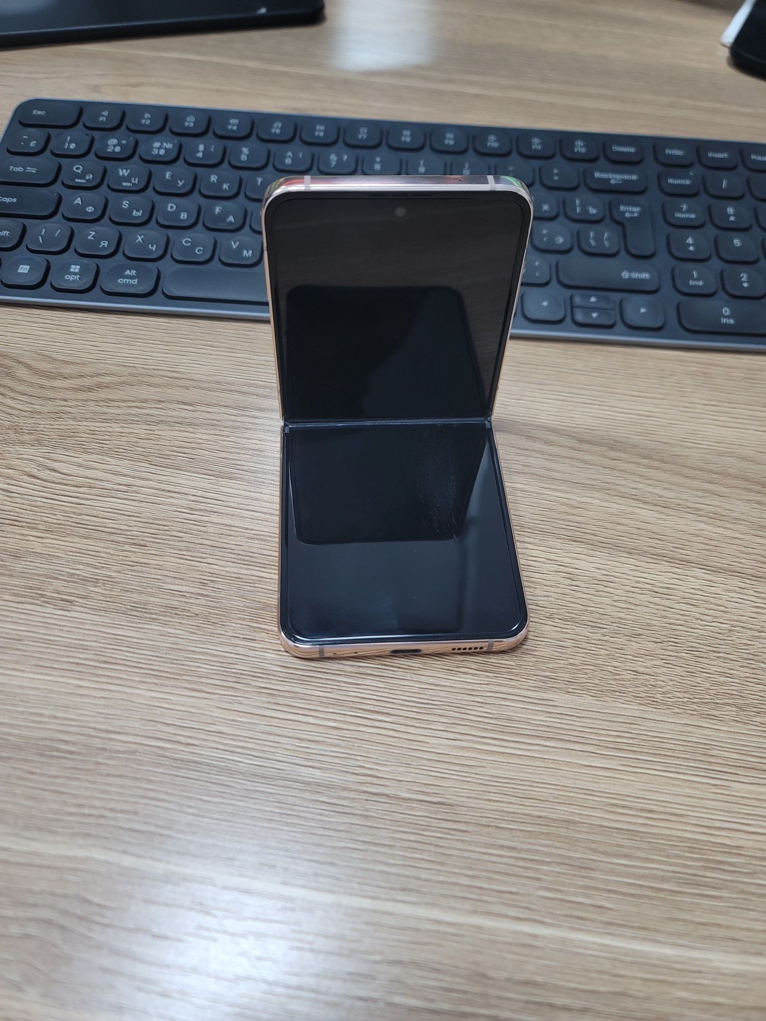 Samsung Z Flip-4    8/256
